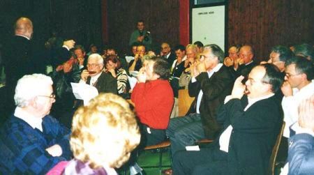 Beim Mundharmonika-Workshop in Maierhöfen