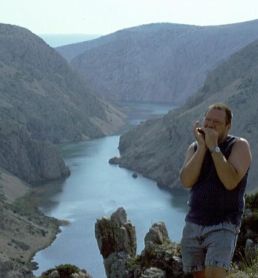 Jochen spielt die "Winnetou-Melodie"  am Drehort in Kroatien